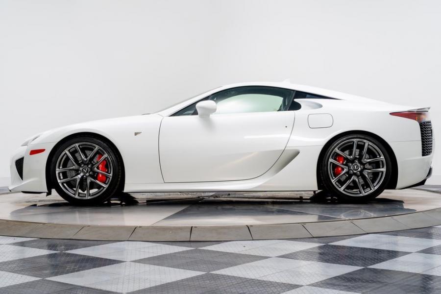  Lexus LF-A (108) 2012 года  (фото 20 из 34)